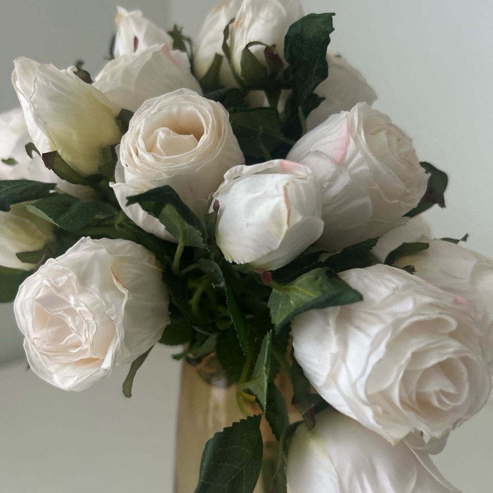 Elegant Faux Ivory Rose Bouquet Home Decor Stems Only -12 stems/24 buds NEW - Picture 5 of 14